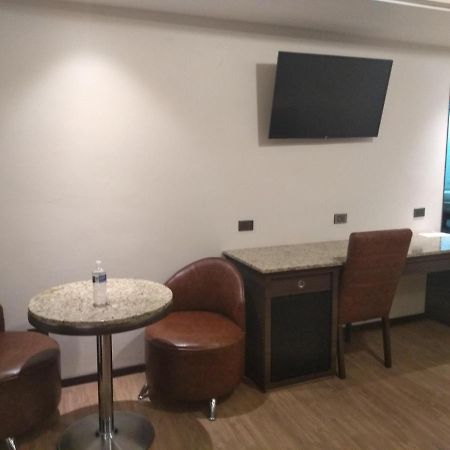 Hotel Jiménez Plaza Extérieur photo